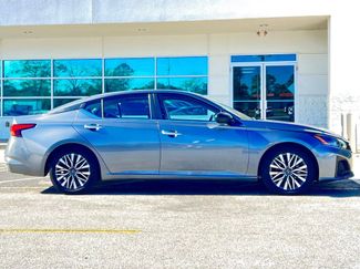 Used 2024 Nissan Altima 2.5 SV video 3