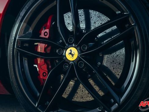 Used 2018 Ferrari 488 GTB image 3