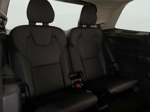 Used 2025 Volvo XC90 B5 Core AWD/4WD image 55