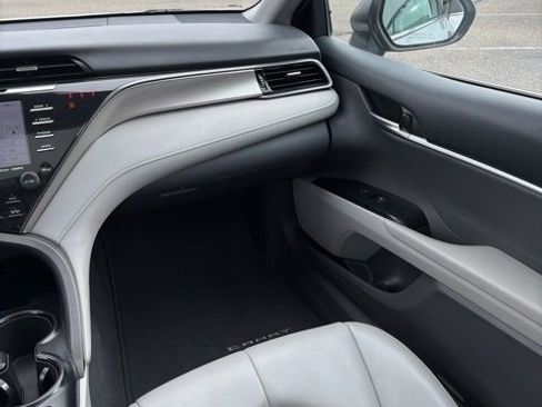 Certified 2019 Toyota Camry SE w/ Sunroof Package image 14