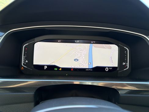 Used 2021 Volkswagen Tiguan SE image 27