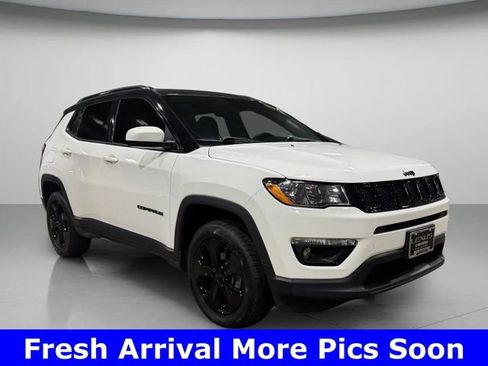 Used 2018 Jeep Compass Latitude w/ Popular Equipment Group image 1