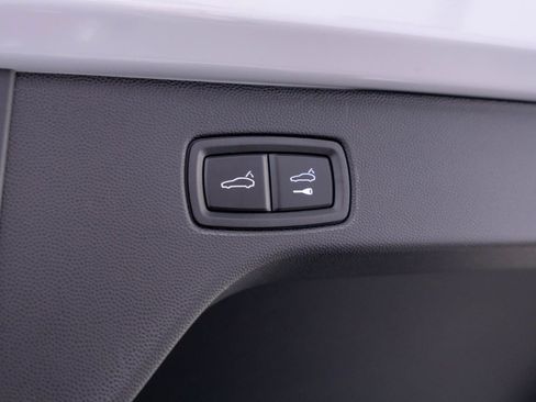 Certified 2025 Porsche Macan 4 Electric AWD/4WD image 35
