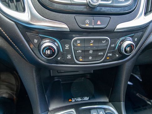 Used 2024 Chevrolet Equinox Premier image 17