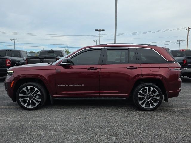 Used 2022 Jeep Grand Cherokee Overland w/ Adv Protech Group III AWD/4WD image 2