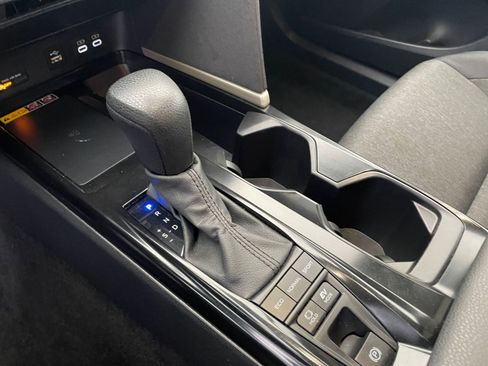 Used 2025 Toyota Camry LE image 40