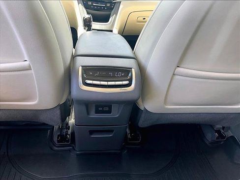 Used 2024 Cadillac XT6 Premium Luxury FWD image 25