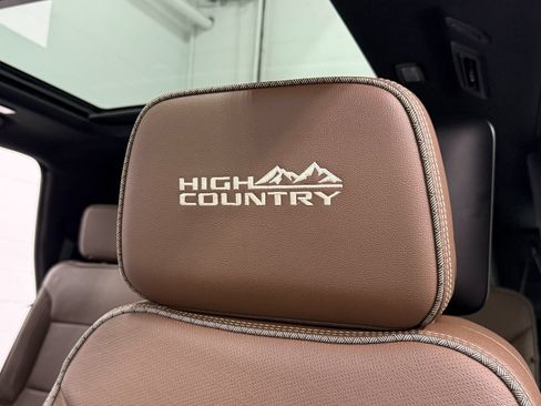 Used 2023 Chevrolet Tahoe High Country w/ Advanced Technology Package AWD/4WD image 17