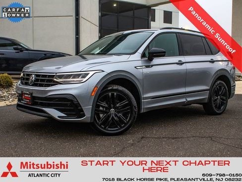 Used 2022 Volkswagen Tiguan SE R-Line AWD/4WD image 1