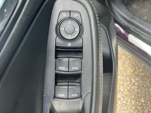 Used 2021 Buick Encore GX Essence image 5