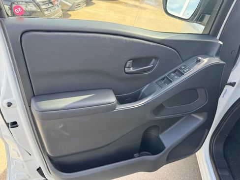 New 2026 Nissan Frontier SV image 3