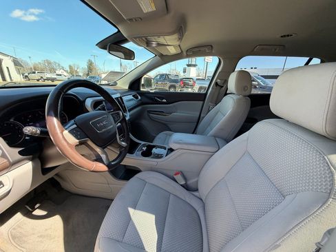 Used 2020 GMC Acadia SLE w/ Driver Convenience Package FWD image 11