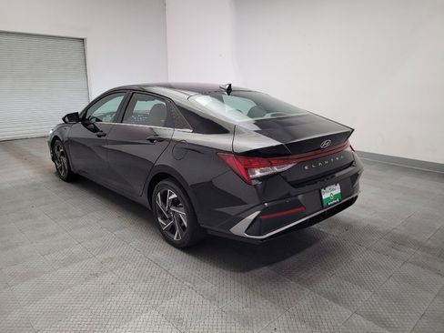 Used 2025 Hyundai Elantra SEL FWD image 5