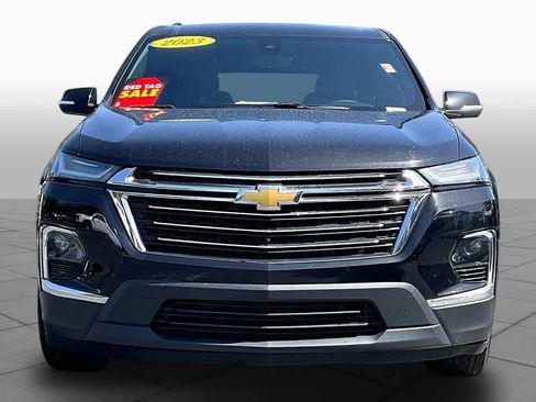 Used 2023 Chevrolet Traverse LT w/ LT Premium Package FWD image 4