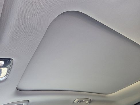 Used 2022 Genesis GV70 2.5T w/ Select Package image 26