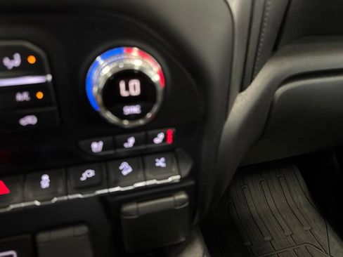 Used 2020 GMC Sierra 1500 Denali w/ Denali Ultimate Package AWD/4WD image 14