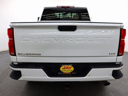 Used 2024 Chevrolet Silverado 3500 LTZ w/ LTZ Plus Package image 4