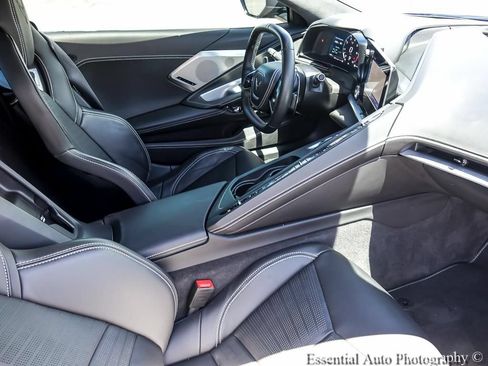 Used 2024 Chevrolet Corvette Stingray Premium Conv w/ Z51 Performance Package RWD image 22