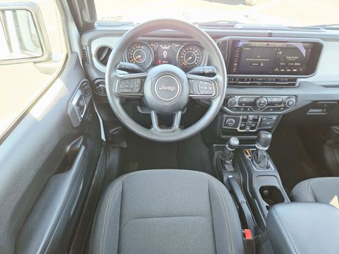 Used 2024 Jeep Gladiator Sport image 11