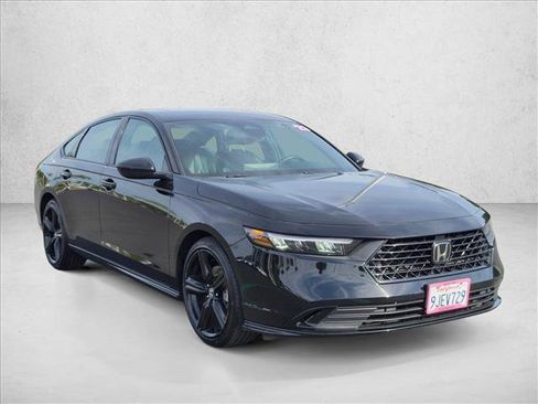 Used 2023 Honda Accord Sport image 3