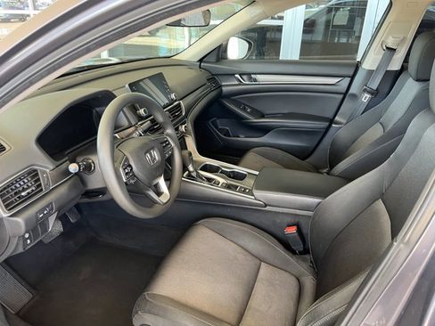 Used 2018 Honda Accord LX image 9