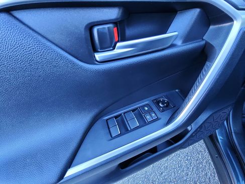 Used 2019 Toyota RAV4 XSE image 15