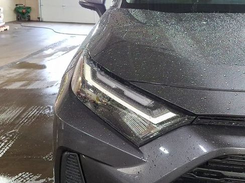 Used 2022 Toyota RAV4 XLE w/ Convenience Package AWD/4WD image 26