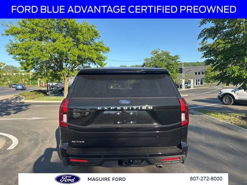 Certified 2025 Ford Expedition Active AWD/4WD image 6