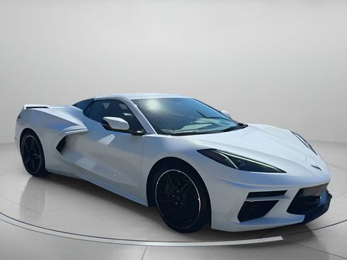 Used 2022 Chevrolet Corvette Stingray Premium Conv w/ Z51 Performance Package image 2