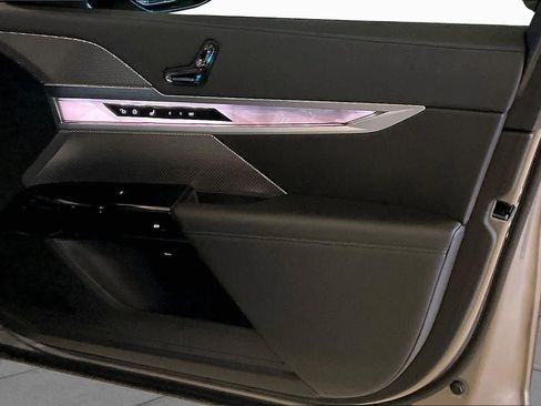 Certified 2023 BMW 740i RWD image 21
