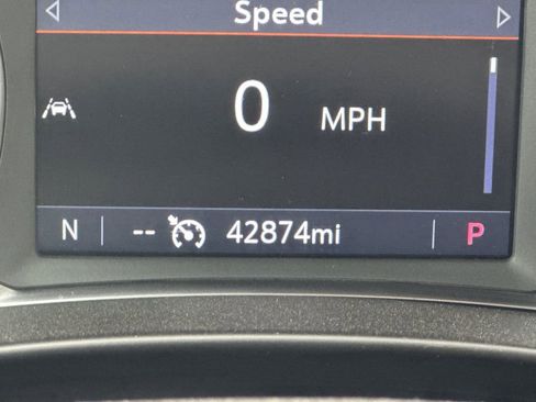 Used 2024 GMC Terrain SLT image 27