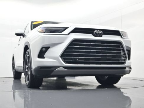 Used 2025 Toyota Grand Highlander FWD image 44