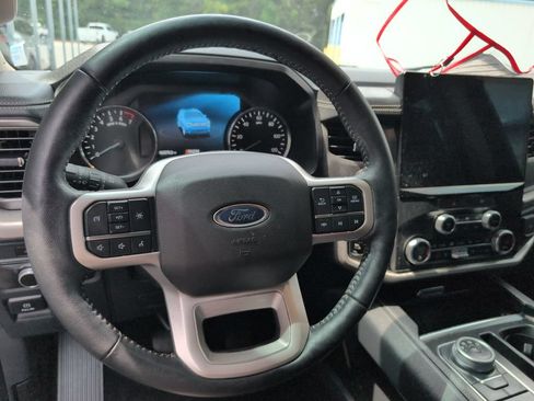 Used 2022 Ford Expedition XLT RWD image 12
