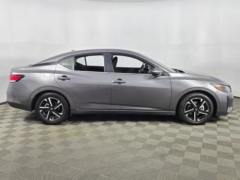 Used 2024 Nissan Sentra SV FWD image 10