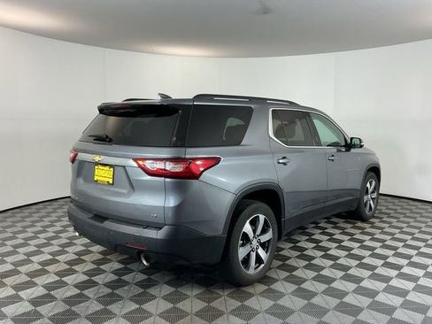 Used 2020 Chevrolet Traverse LT w/ LT Premium Package AWD/4WD image 5