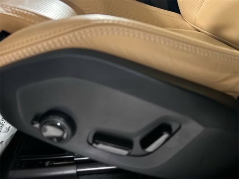 Certified 2025 Volvo XC60 T8 Ultra w/ Climate Package PRO image 11