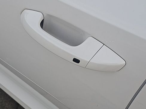 Used 2019 Kia Stinger GT1 image 8