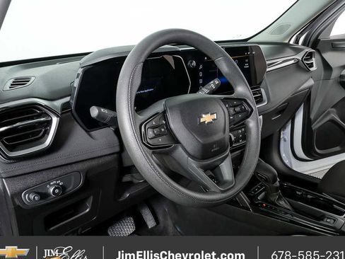Used 2025 Chevrolet TrailBlazer LT image 4