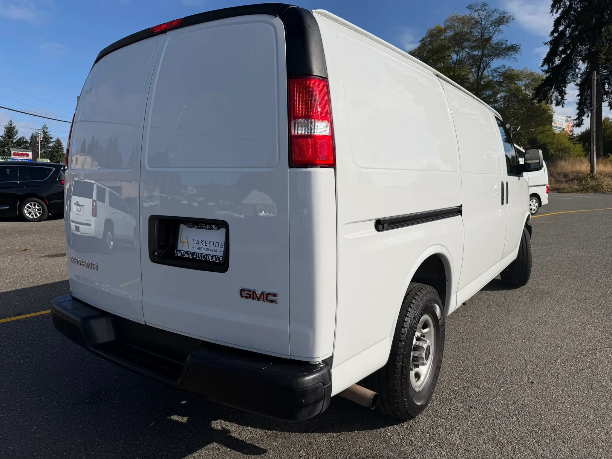 Used 2023 GMC Savana 2500 w/ Driver Convenience Package RWD image 5