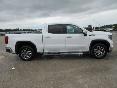 New 2026 GMC Sierra 1500 SLT w/ SLT Premium Package AWD/4WD image 4