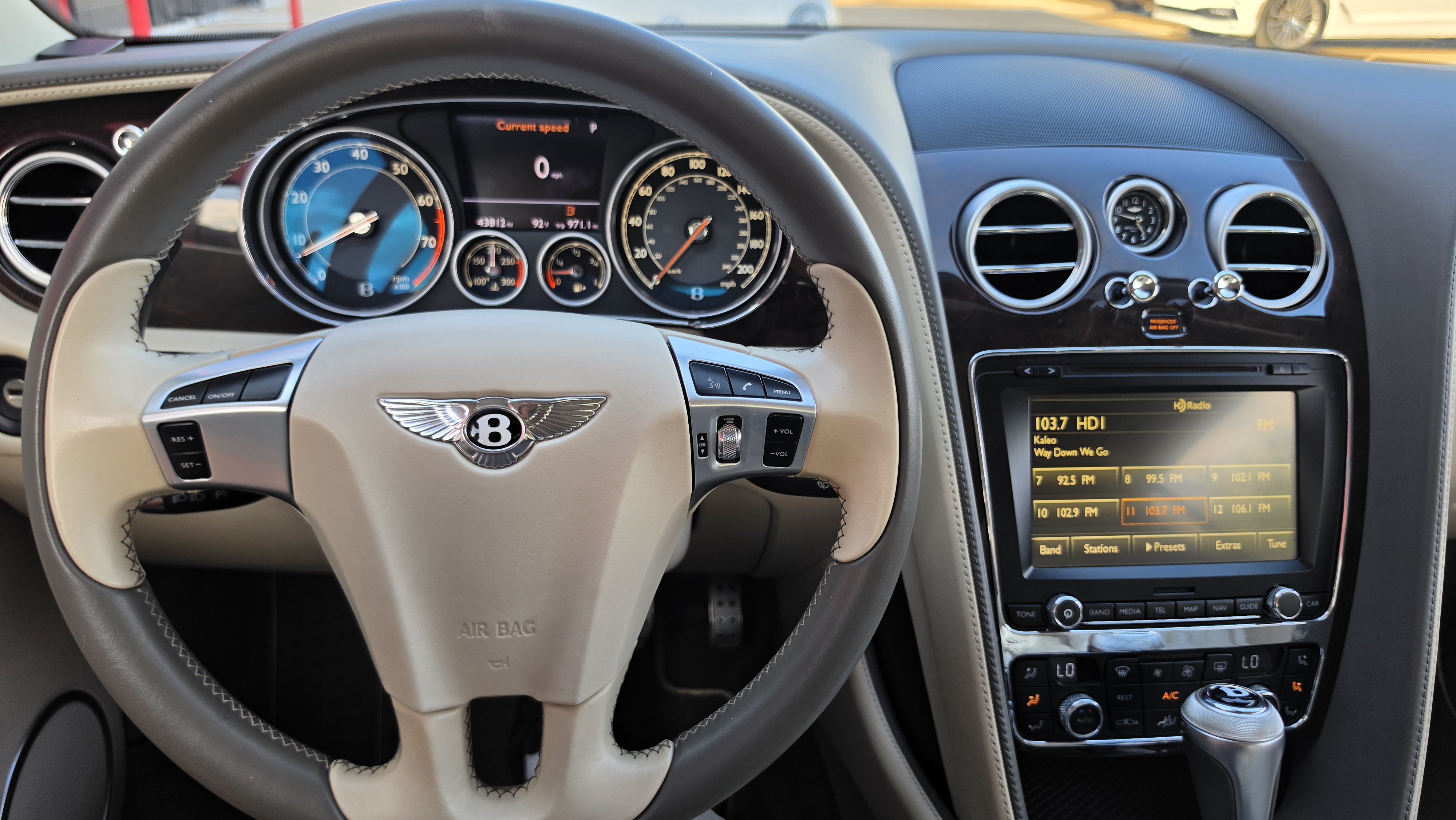 Used 2015 Bentley Continental GT AWD/4WD image 36