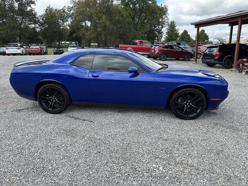 Used 2018 Dodge Challenger R/T w/ Blacktop Package image 4