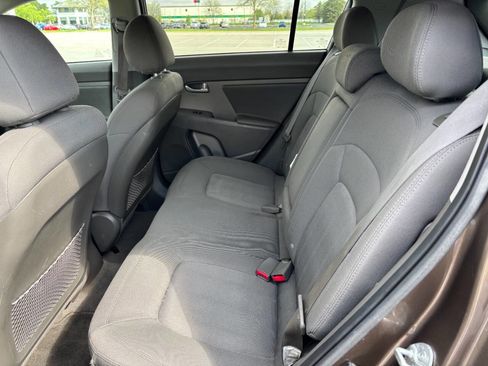 Used 2011 Kia Sportage LX w/ Convenience Pkg image 10