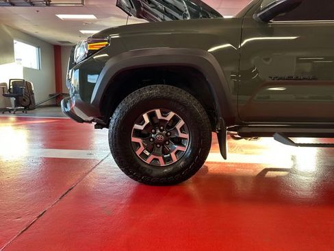 Certified 2022 Toyota Tacoma TRD Off-Road w/ Technology Package AWD/4WD image 27
