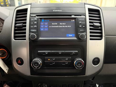 Used 2015 Nissan Xterra PRO-4X w/ Pro-4x Leather Package AWD/4WD image 27