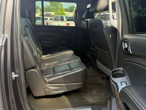 Used 2017 Chevrolet Suburban LT AWD/4WD image 13