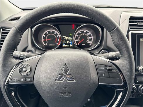 Used 2025 Mitsubishi Outlander Sport SE image 24