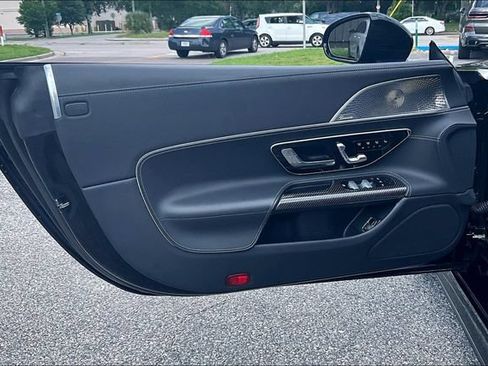 Used 2022 Mercedes-Benz SL 63 AMG 4MATIC image 15