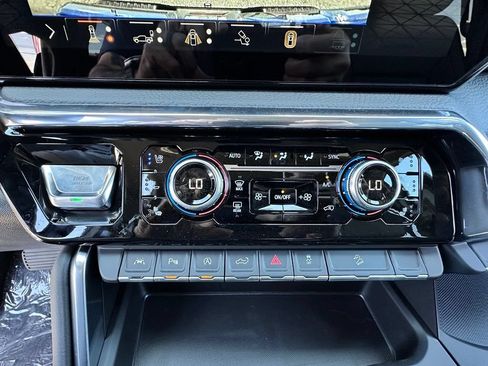 New 2026 GMC Sierra 1500 Denali w/ Denali Reserve Package AWD/4WD image 29