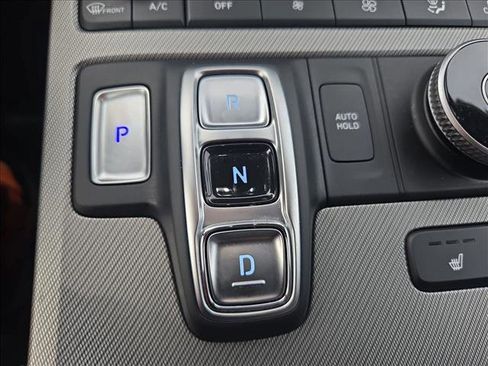 Used 2025 Hyundai Palisade SEL FWD image 12